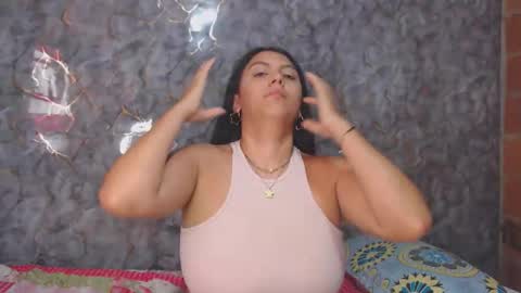 Snapshot of miarouse1531 chatting on 18, 12, 2025 miarouse1531 online show from 18, 12, 2025