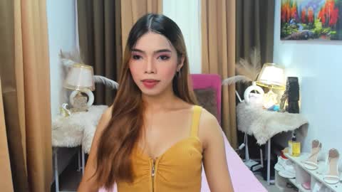 Snapshot of miasmith09 chatting on 5, 11, 2025 Pau and jence online show from 5, 11, 2025