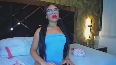 Snapshot of miathompson01 chatting on 3, 12, 2025 Mia Thompson online show from 3, 12, 2025