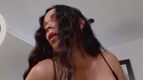 Mia online show from 5, 2, 2025