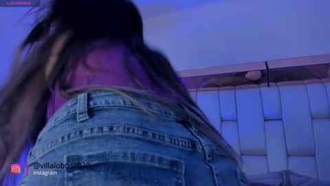 Mia Villalobos online show from 18, 12, 2024