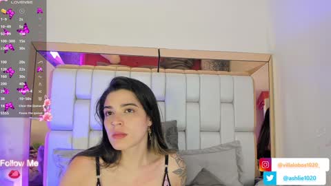 Mia Villalobos online show from 24, 12, 2024