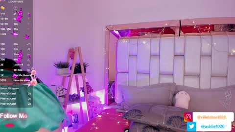 Mia Villalobos online show from 24, 12, 2024
