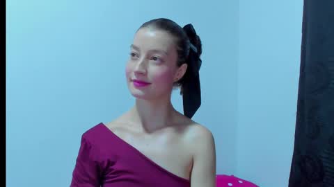 Snapshot of miavolkova_ chatting on 3, 10, 2025  Chloe  online show from 3, 10, 2025