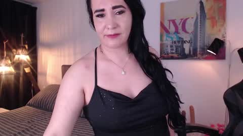 Mia Wilson online show from 10, 2, 2025