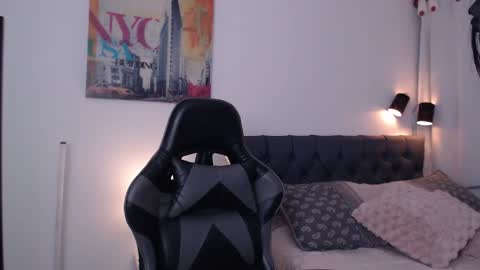 Mia Wilson online show from 24, 11, 2025