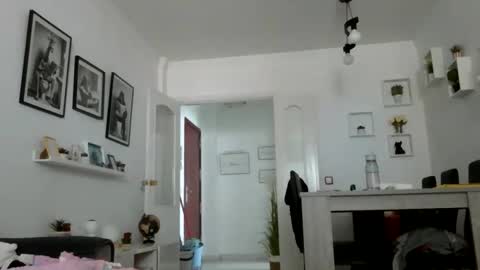 MILO MIAMI online show from 1, 6, 2026