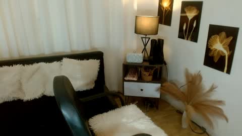 michaelagoddess online show from 8, 4, 2026