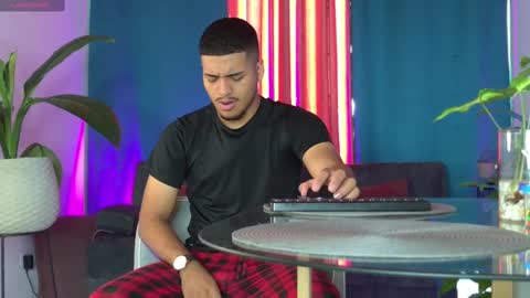 michel g22 online show from 19, 9, 2025