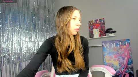 Snapshot of michele_mack chatting on 8, 1, 2025 michele_mack online show from 8, 1, 2025