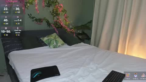 Snapshot of michele_mack chatting on 5, 12, 2025 michele_mack online show from 5, 12, 2025