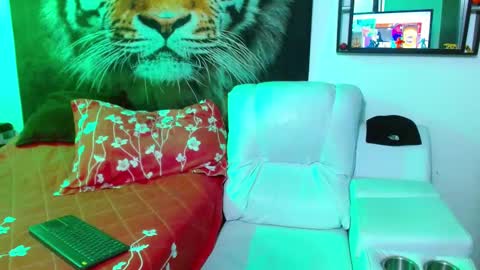 Snapshot of michell_myers chatting on 2, 2, 2025 michell_myers online show from 2, 2, 2025