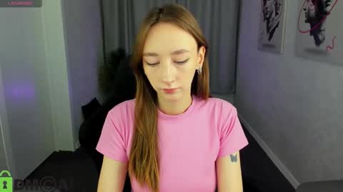 Snapshot of michelle__allen chatting on 28, 10, 2025 Michelle online show from 28, 10, 2025