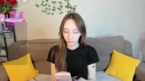 Snapshot of michelle__allen chatting on 4, 11, 2025 Michelle online show from 4, 11, 2025