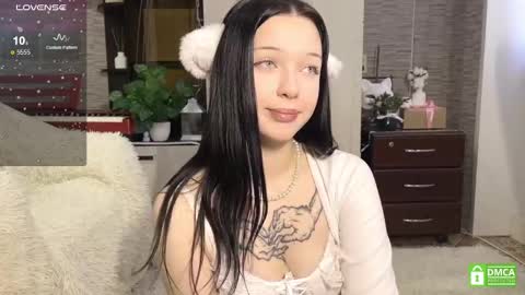 Snapshot of michelle_roze chatting on 2, 3, 2025 Michelle online show from 2, 3, 2025