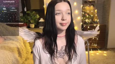 Snapshot of michelle_roze chatting on 4, 3, 2025 Michelle online show from 4, 3, 2025