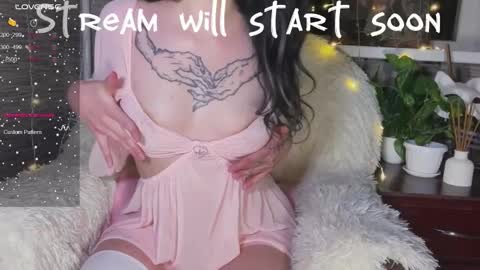 Snapshot of michelle_roze chatting on 11, 9, 2025 Michelle online show from 11, 9, 2025