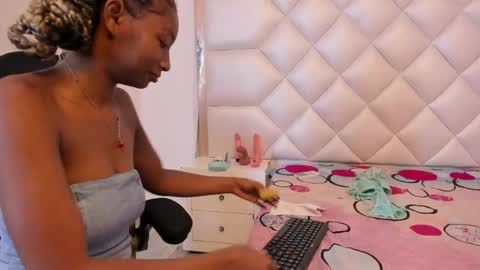 michelleblair1 online show from 15, 4, 2026