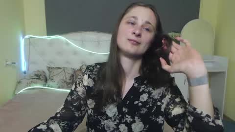Snapshot of michellee11 chatting on 5, 5, 2026 Michel online show from 5, 5, 2026