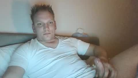 mickkxl online show from 13, 1, 2025