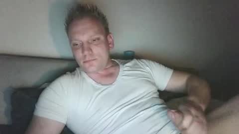 mickkxl online show from 18, 12, 2025