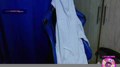 Snapshot of miculohot chatting on 4, 3, 2026 vanesa sexy online show from 4, 3, 2026