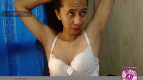 Snapshot of miculohot chatting on 27, 3, 2026 vanesa sexy online show from 27, 3, 2026