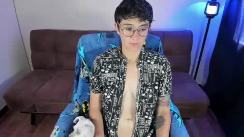 Snapshot of midnight07_ chatting on 20, 4, 2026 Blue online show from 20, 4, 2026