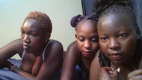 Snapshot of midnight_curves chatting on 11, 4, 2026 midnight_curves online show from 11, 4, 2026