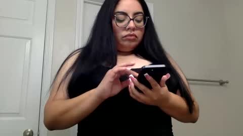 Snapshot of midnightbruja111 chatting on 26, 10, 2025 midnightbruja111 online show from 26, 10, 2025