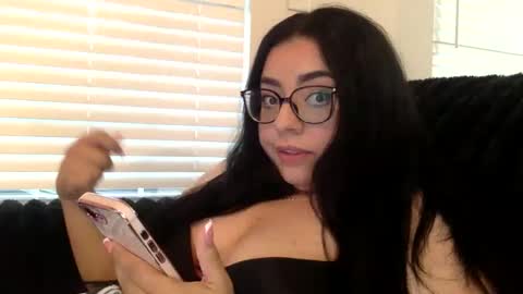 Snapshot of midnightbruja111 chatting on 1, 12, 2025 midnightbruja111 online show from 1, 12, 2025