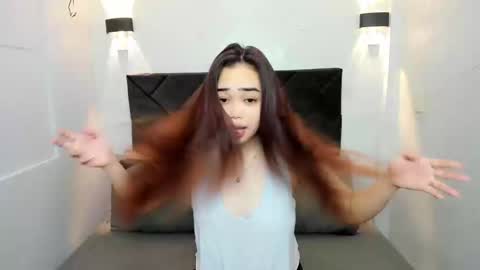 Snapshot of midnightbunny_ chatting on 5, 3, 2025 Bunny 3 online show from 5, 3, 2025