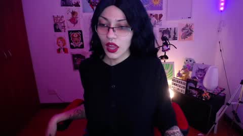 Pola  INDEPENDENT MODEL online show from 7, 12, 2024