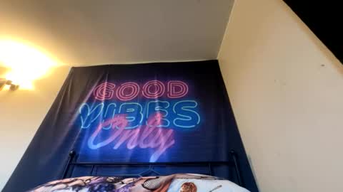 midnightmochi2 online show from 25, 4, 2026
