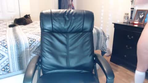 Snapshot of midsummernightsdream chatting on 4, 3, 2025 MidsummerNightsDream online show from 4, 3, 2025