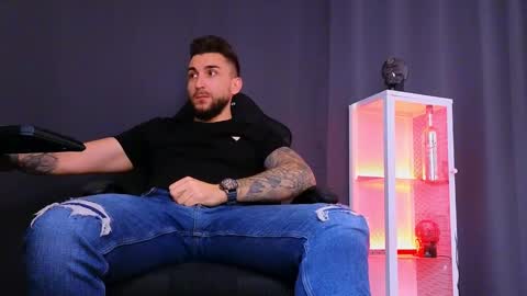 MightyAaron online show from 17, 2, 2025