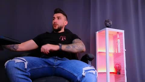 MightyAaron online show from 25, 2, 2025