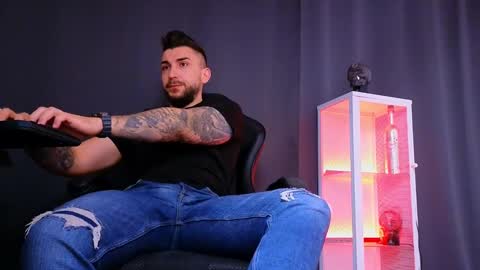 MightyAaron online show from 26, 2, 2025