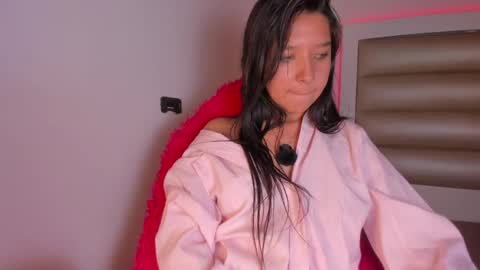 Mia online show from 9, 4, 2026