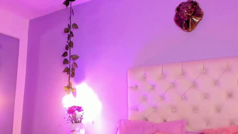 Snapshot of miia_taylor_1_ chatting on 2, 3, 2025 Mia online show from 2, 3, 2025