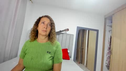 Mia Weed online show from 6, 4, 2026