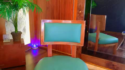 Snapshot of miiaa_cooper chatting on 13, 4, 2026 CALL ME MIA online show from 13, 4, 2026