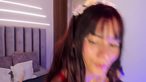 Mia  online show from 14, 4, 2026