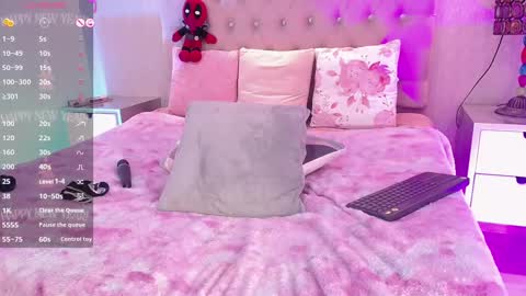 Snapshot of miilu_dancer_ chatting on 9, 10, 2025 Lucii online show from 9, 10, 2025