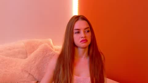 Snapshot of miirra_ chatting on 3, 11, 2025 Amira online show from 3, 11, 2025