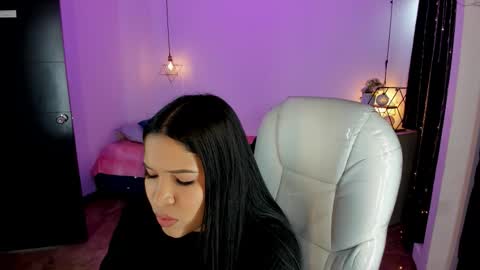 miiss_greyy online show from 13, 10, 2025