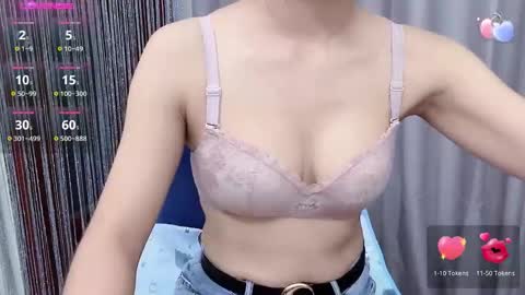 Snapshot of miixuuee chatting on 12, 10, 2025 Ema online show from 12, 10, 2025