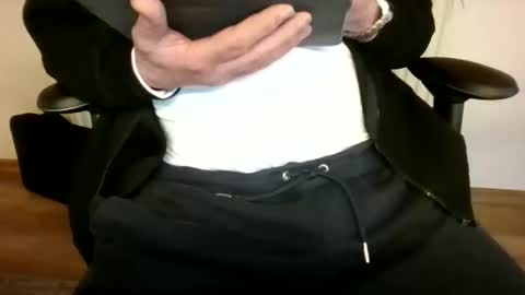 mik online show from 24, 11, 2025