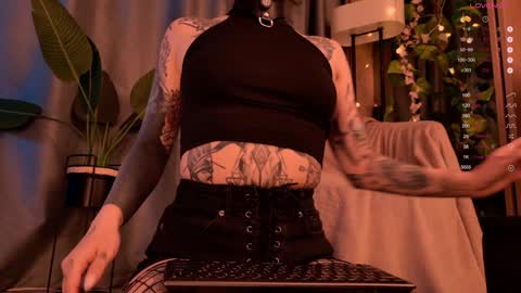 mika_moon_ online show from 10, 1, 2025