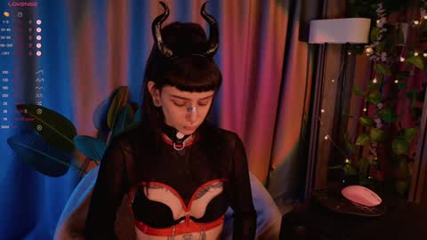 mika_moon_ online show from 26, 1, 2025